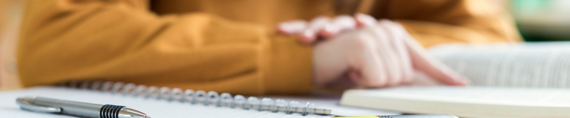 Étudiante au travail